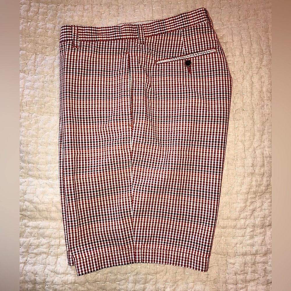 Men’s Tommy Bahama small plaid 10” shorts. Sz. 31.